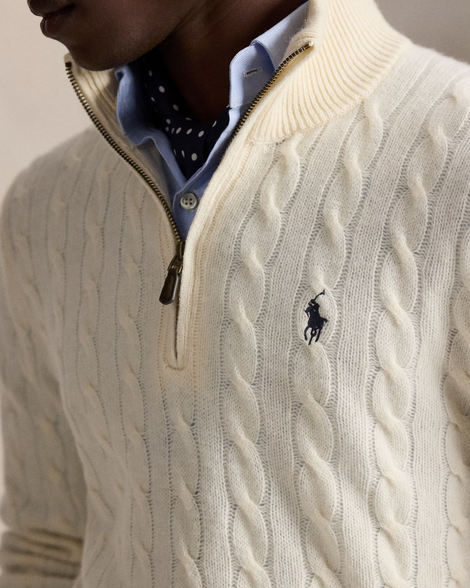 Uld- og cashmere-strik med fletstrik