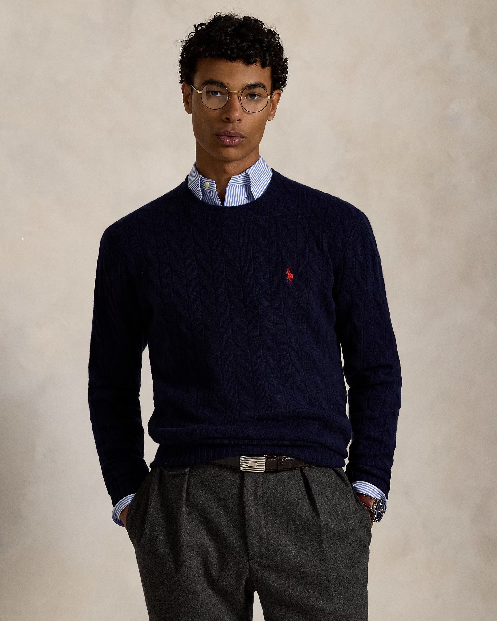 Woll- und Kaschmirpullover mit Zopfmuster