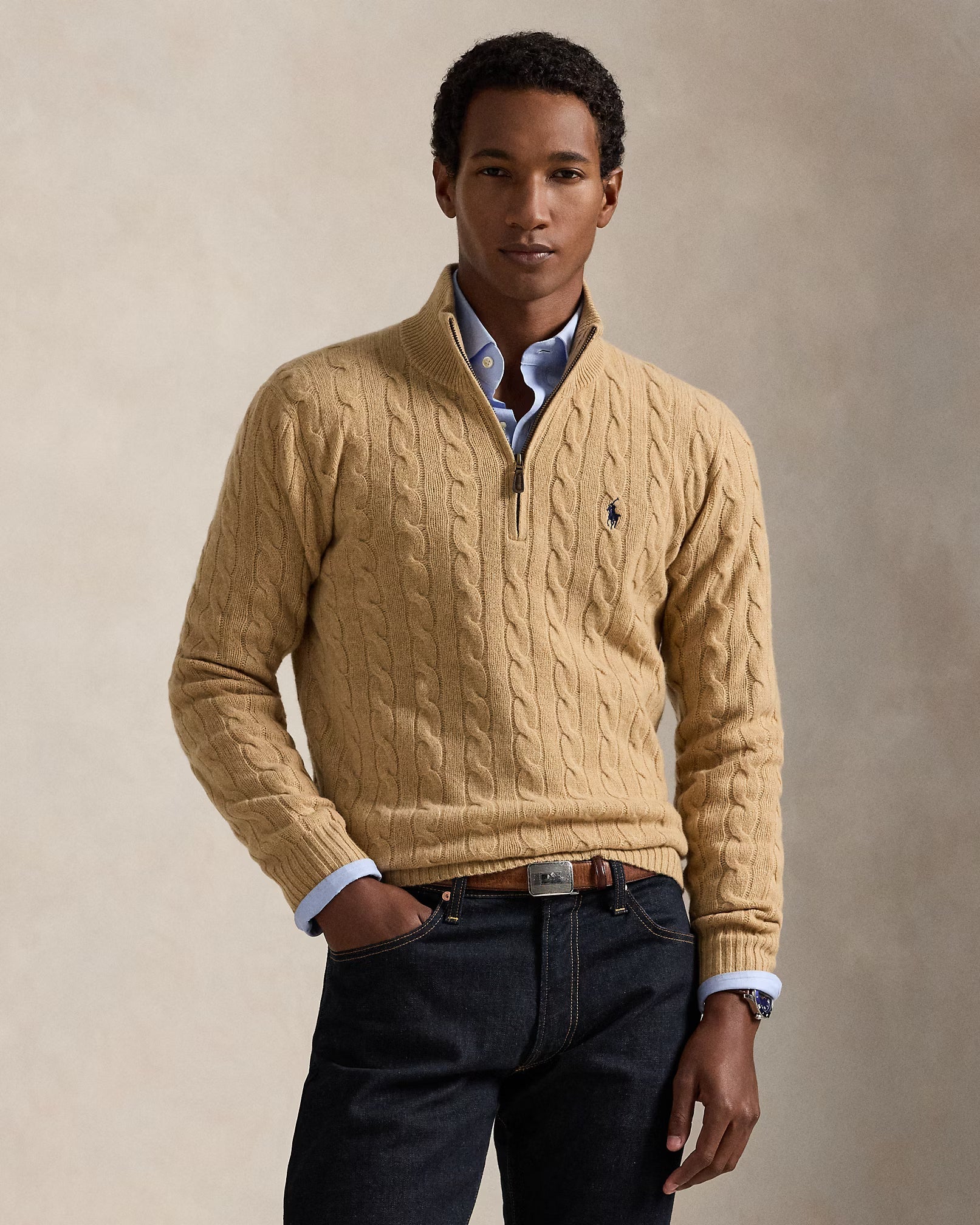 Woll- und Kaschmirpullover mit Zopfmuster