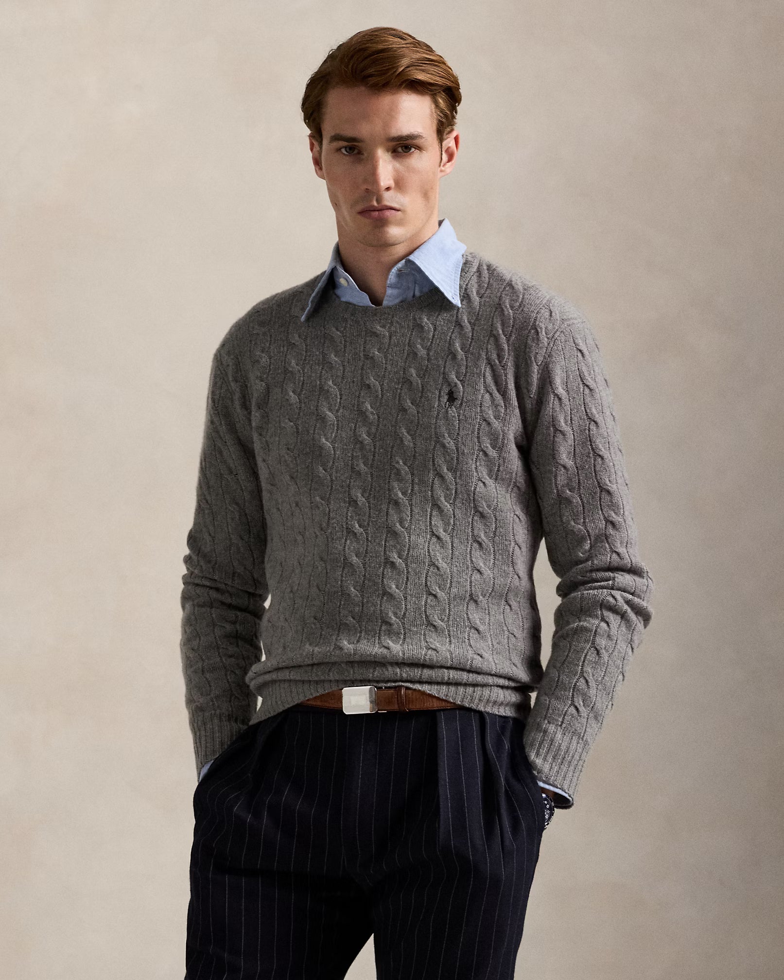 Woll- und Kaschmirpullover mit Zopfmuster
