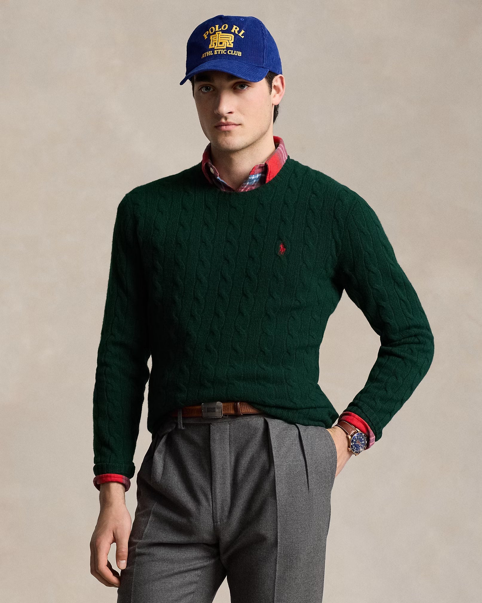 Woll- und Kaschmirpullover mit Zopfmuster