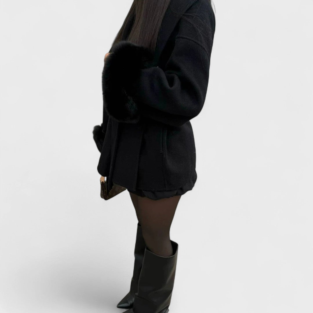 Elowen™ | Eleganter Mantel mit Details aus Kunstfell