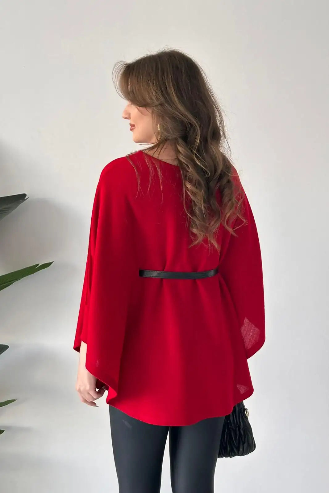 Dobromiła™ | Strickponcho mit Gürtel und Goldschnalle
