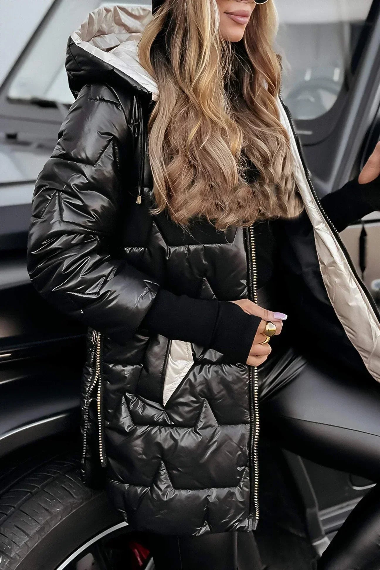 Ksena™ | Goldene Steppjacke für den Winter mit Kapuze